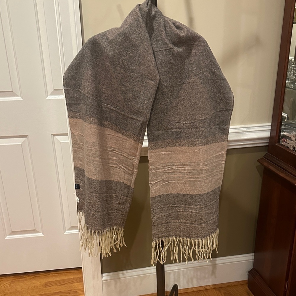 Elegant Gray and Tan Scarf